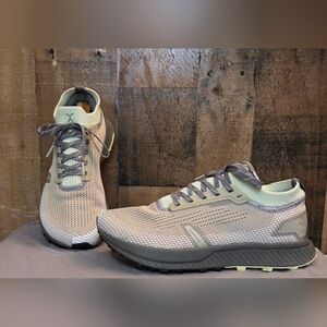 Flux Unisex Adapt Trail Runner Shoes. Size Men 7.5 / Women 9